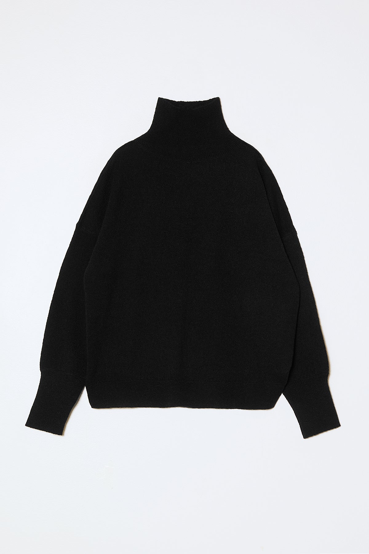 Soft Turtleneck Sweater in High Gauge Alpaca - Black