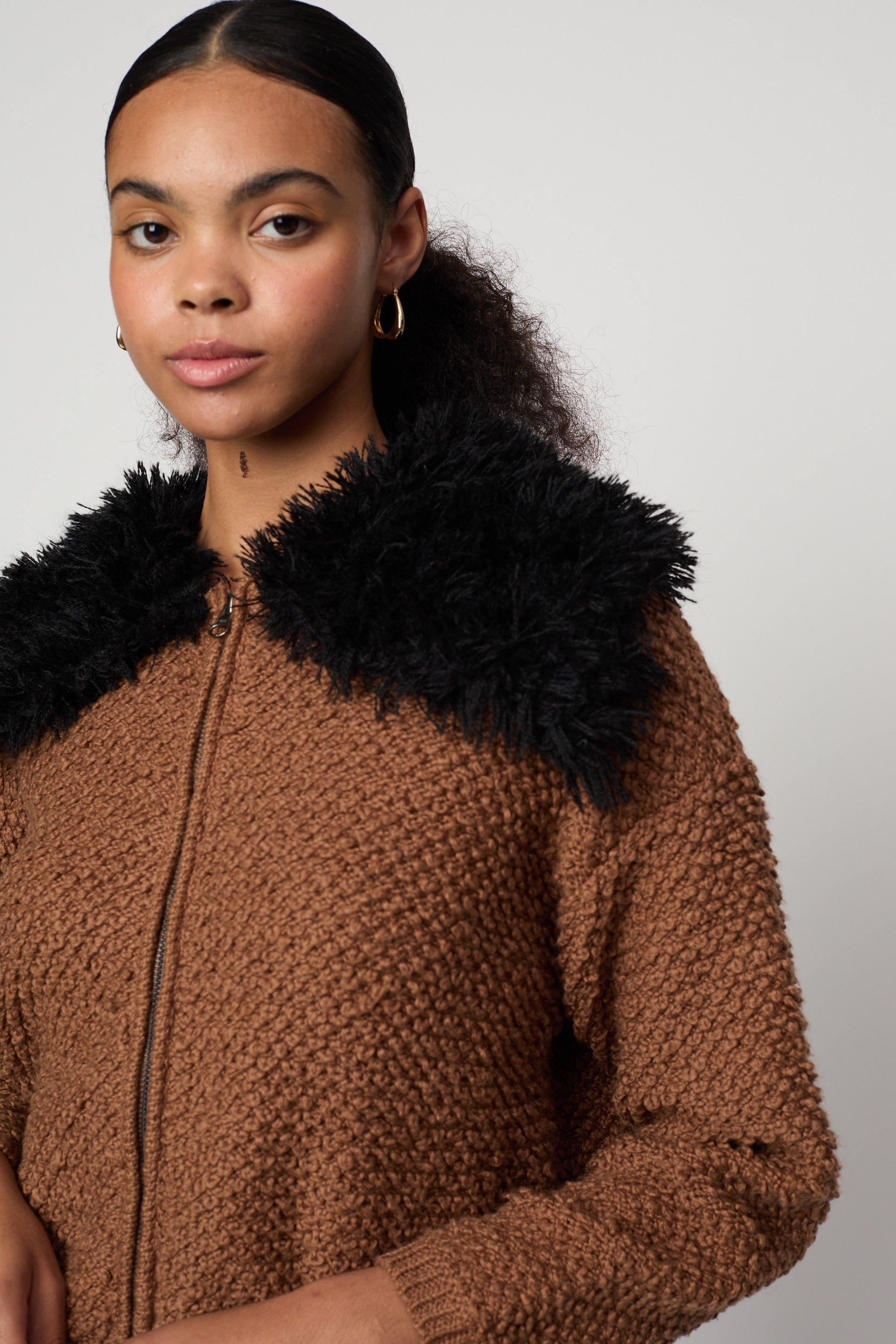 クロップドボンバーカーディガン