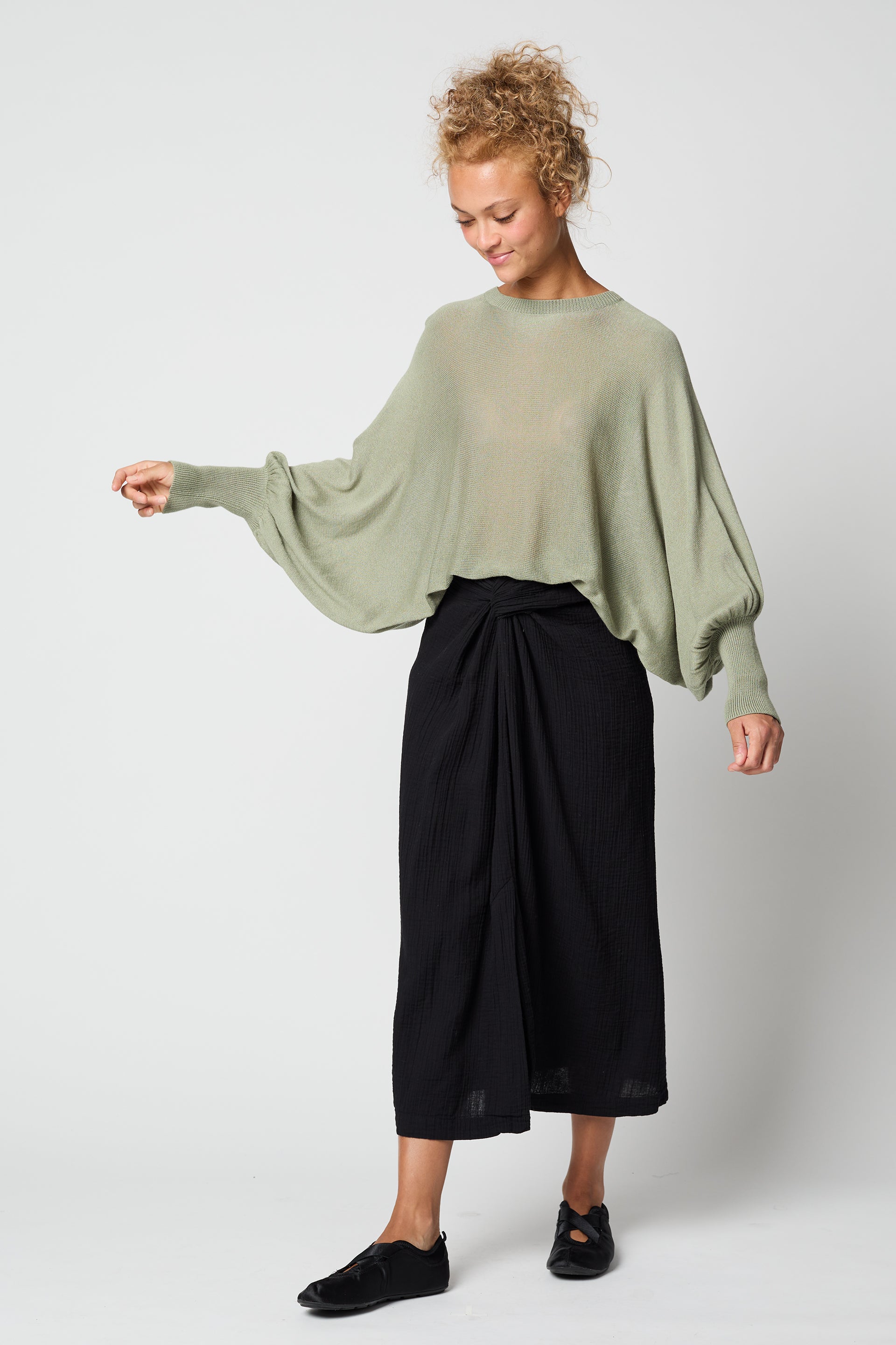 セシリア トップ