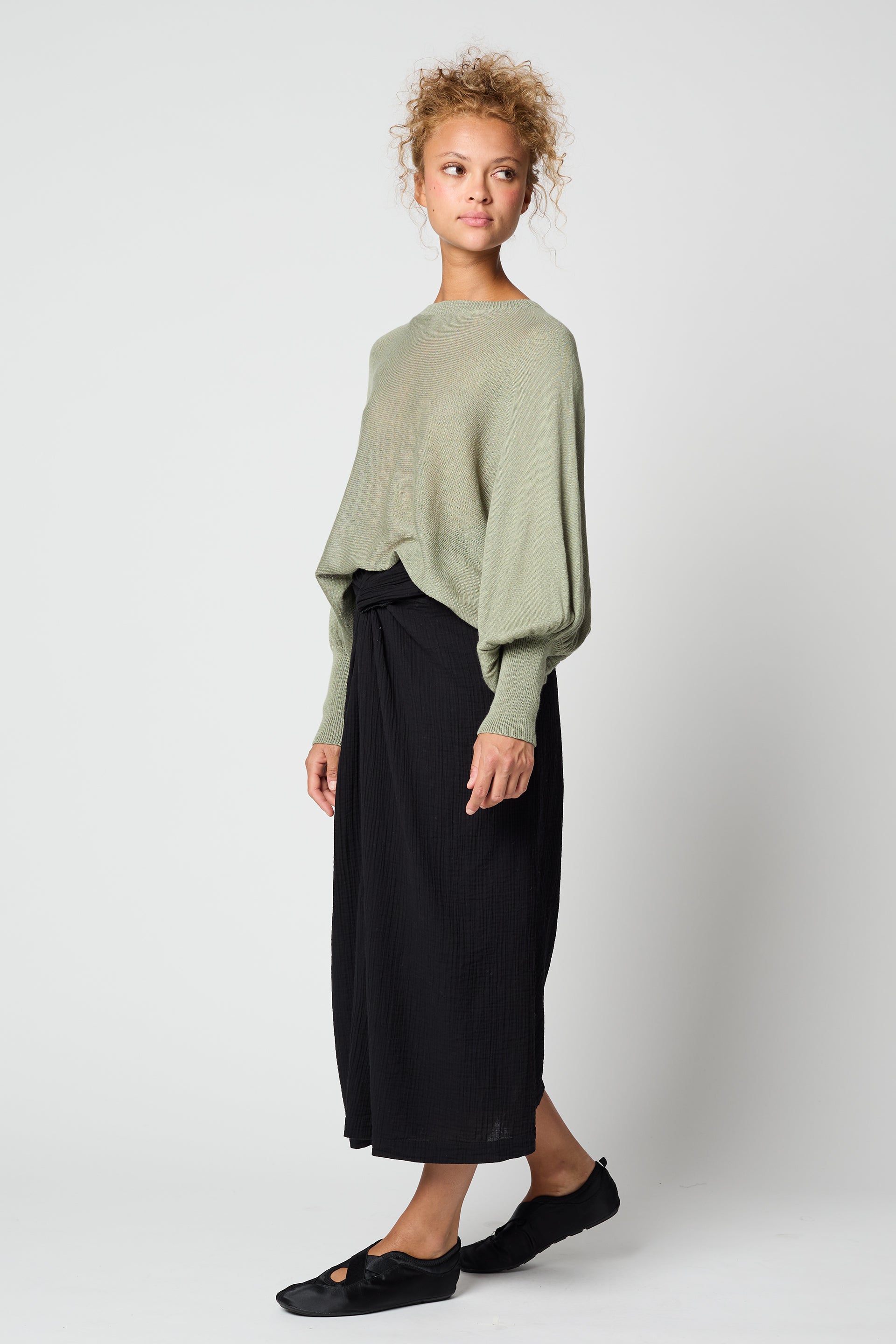 セシリア トップ