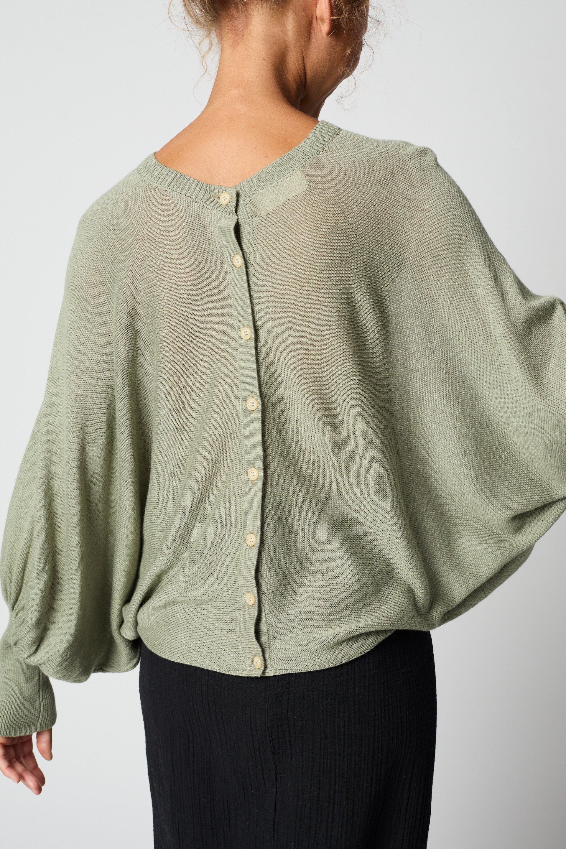 セシリア トップ