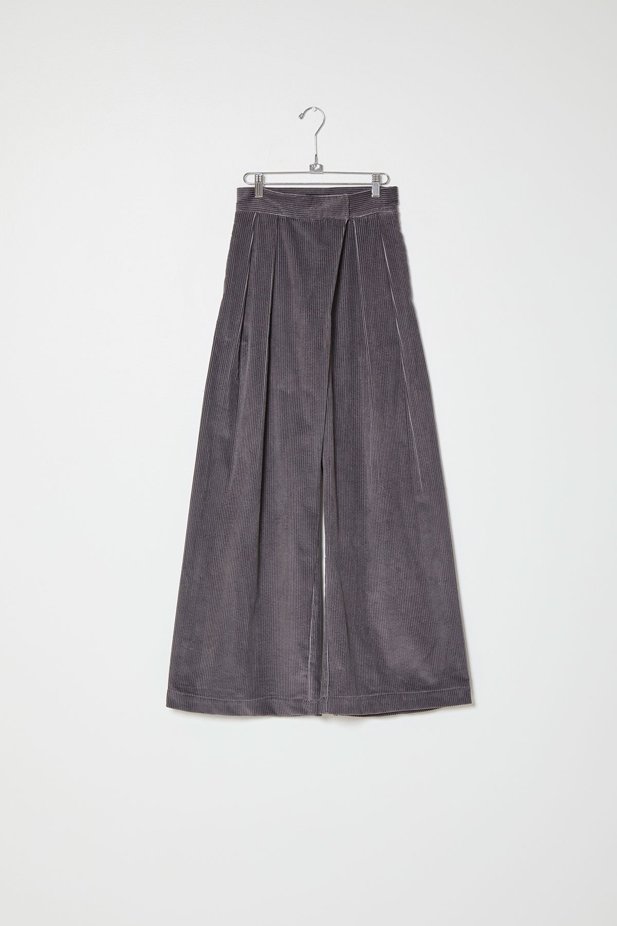 Parisa Pant in Corduroy