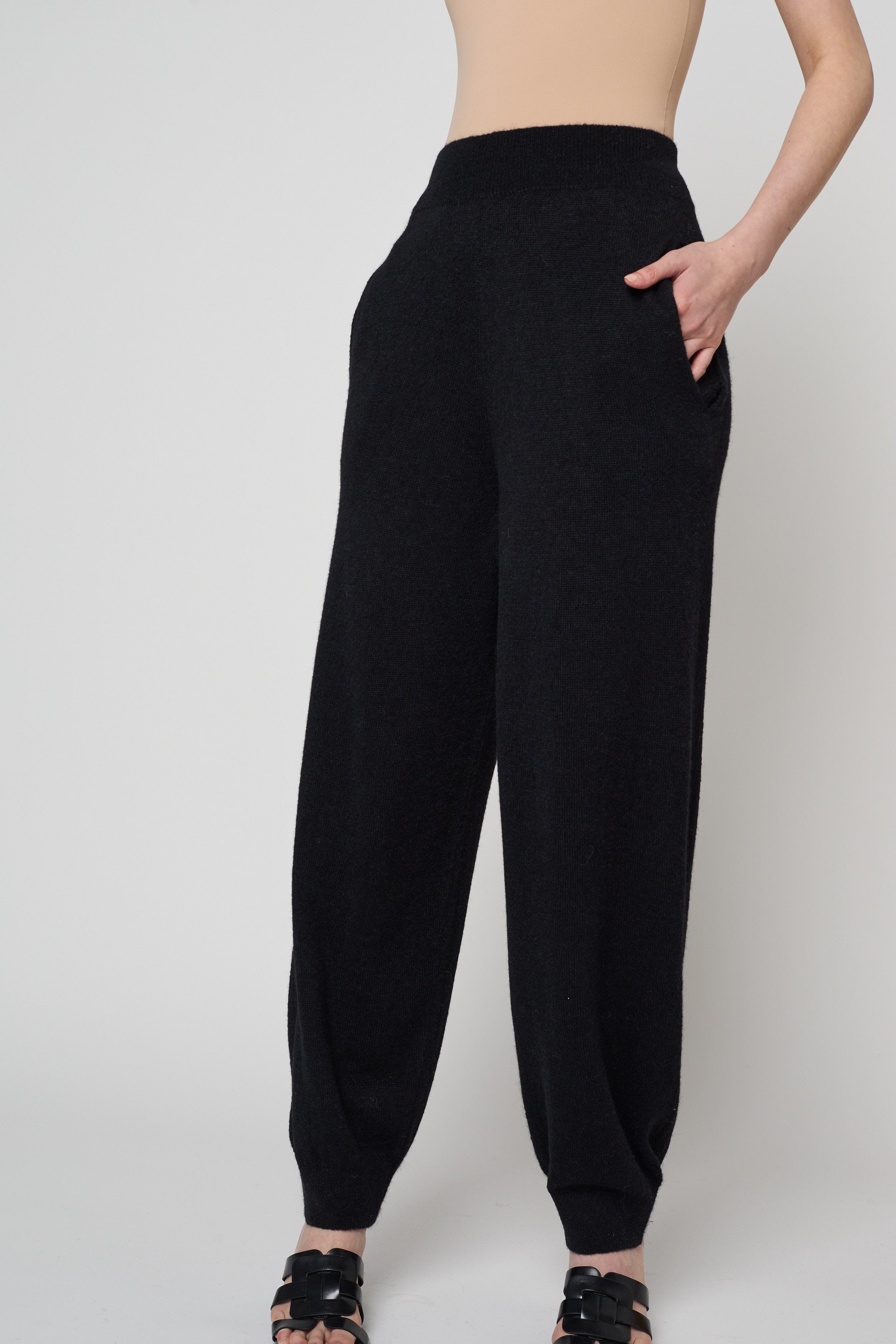 Taylor Pant in High Gauge Alpaca
