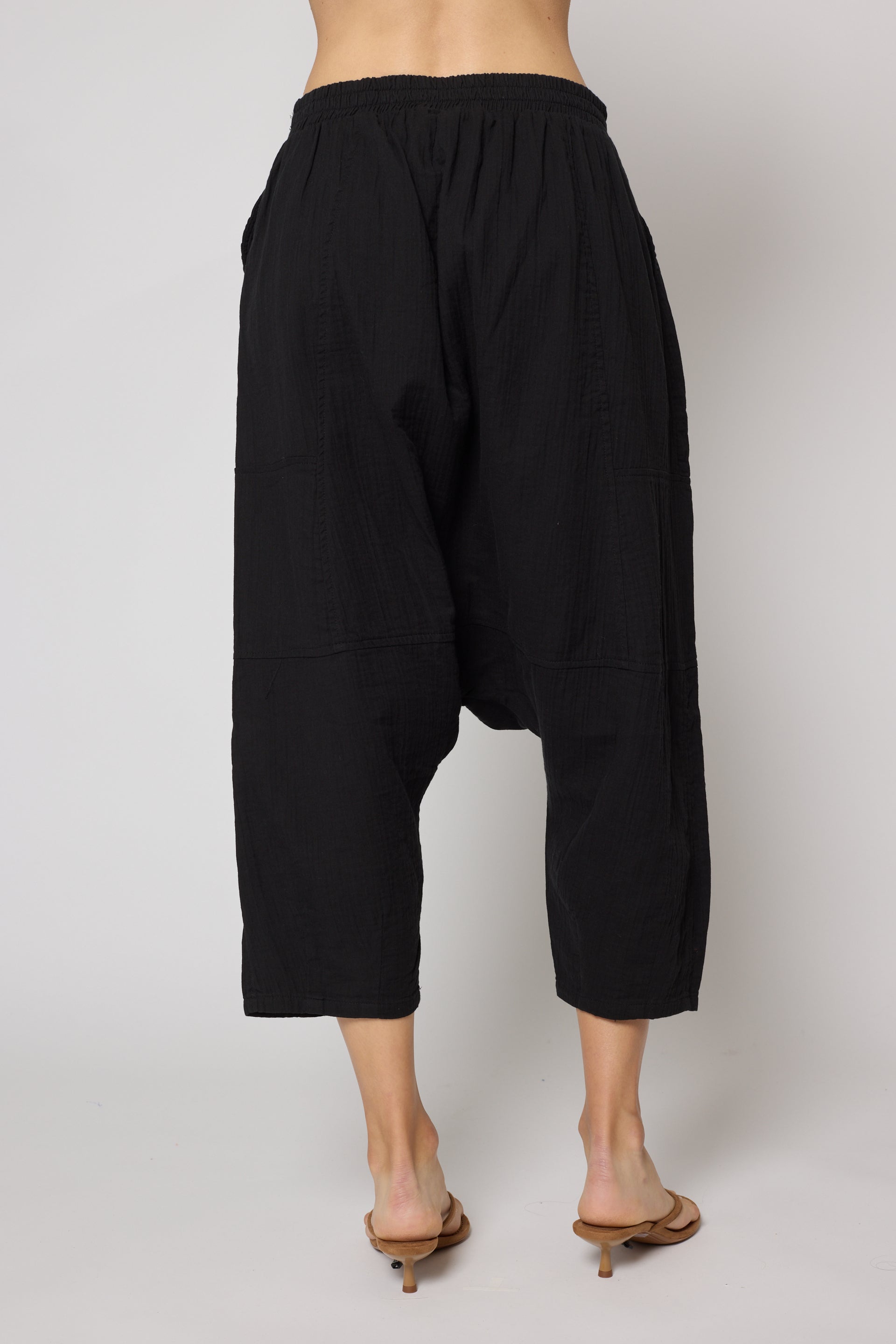 Kiko Pant in Crinkled Cotton, Black, back detail view