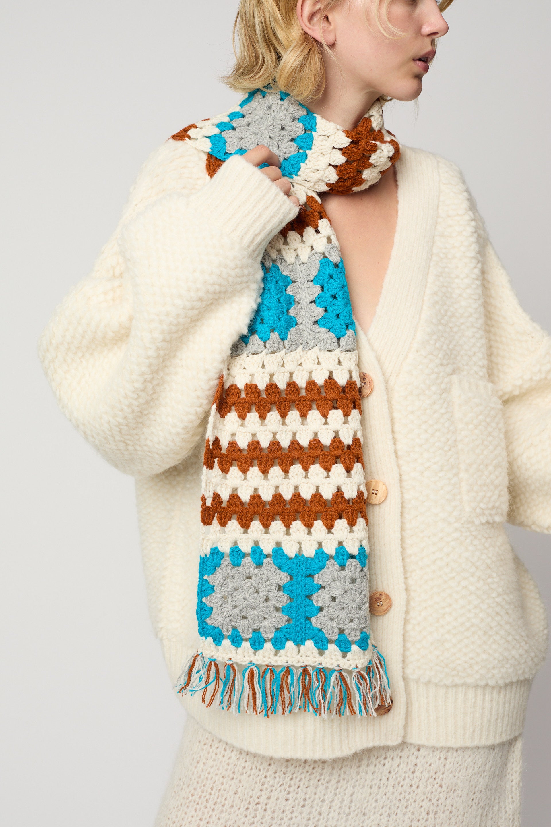 かぎ針編みのスカーフ