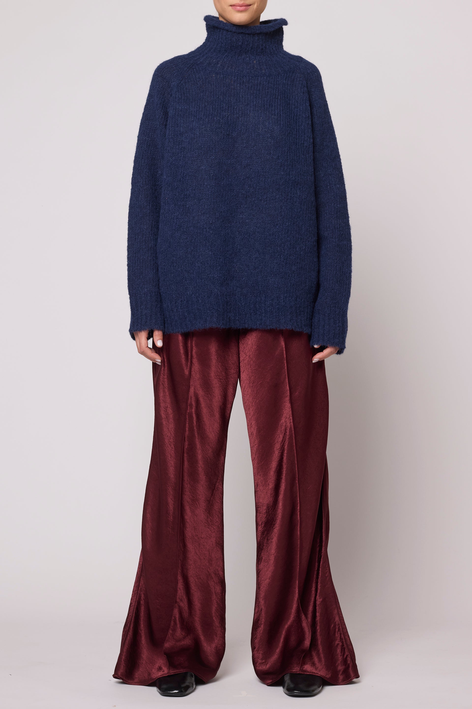 Vasilisa Airy Turtleneck Sweater in Soft Alpaca - Navy