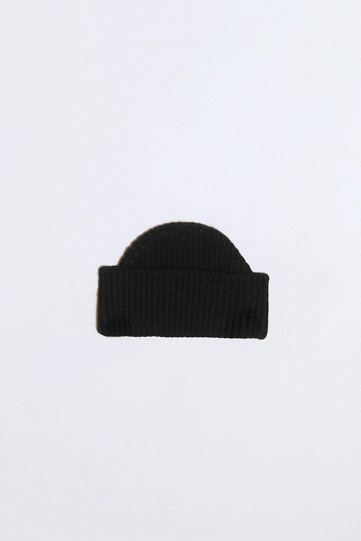 Cuffed Brim Hat in Supreme Alpaca - Black