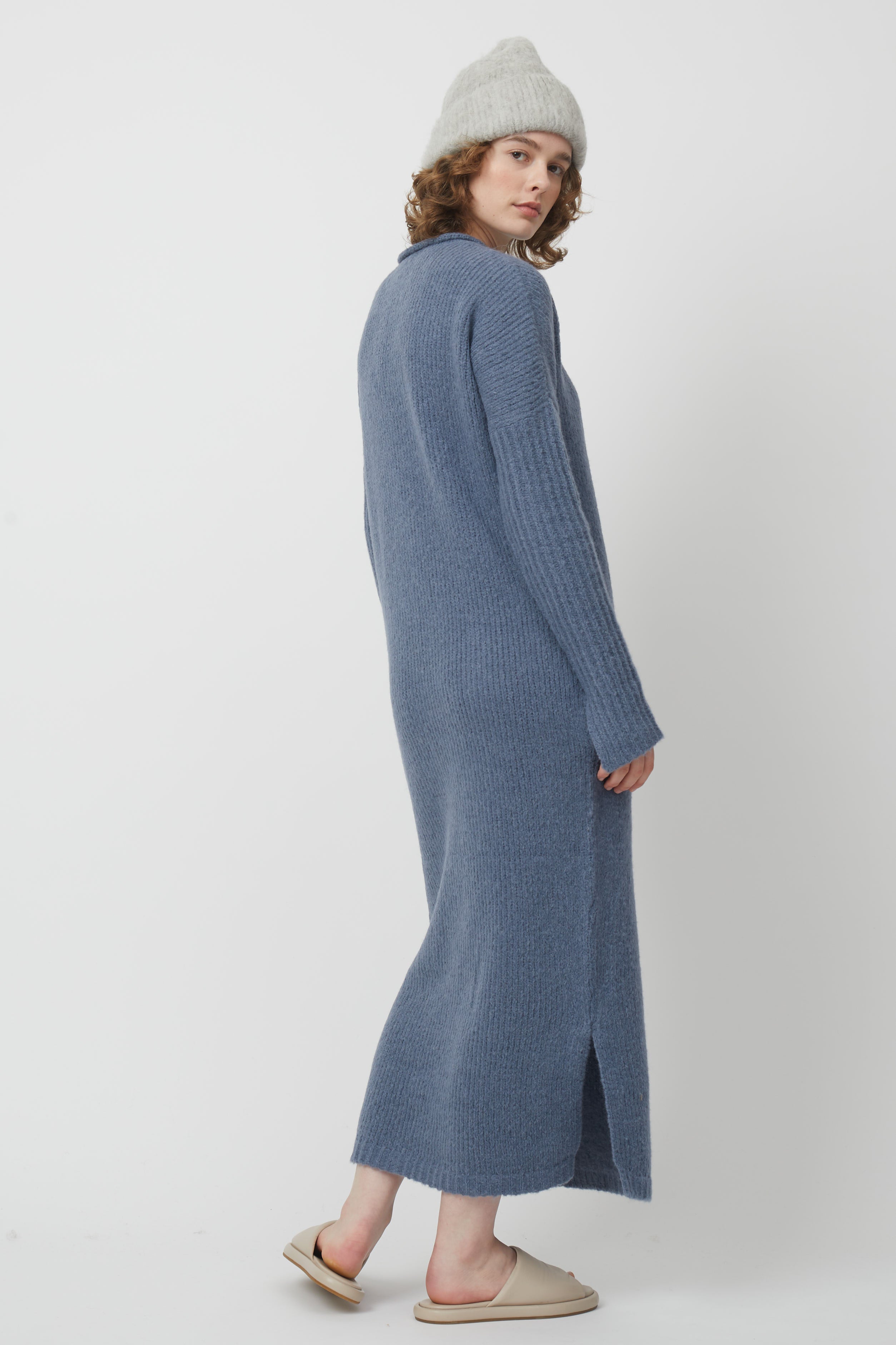 リラックスVネックドレス