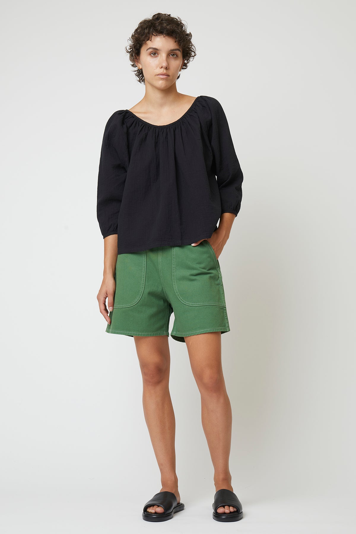 Freja Short in Standard Twill Aged paper