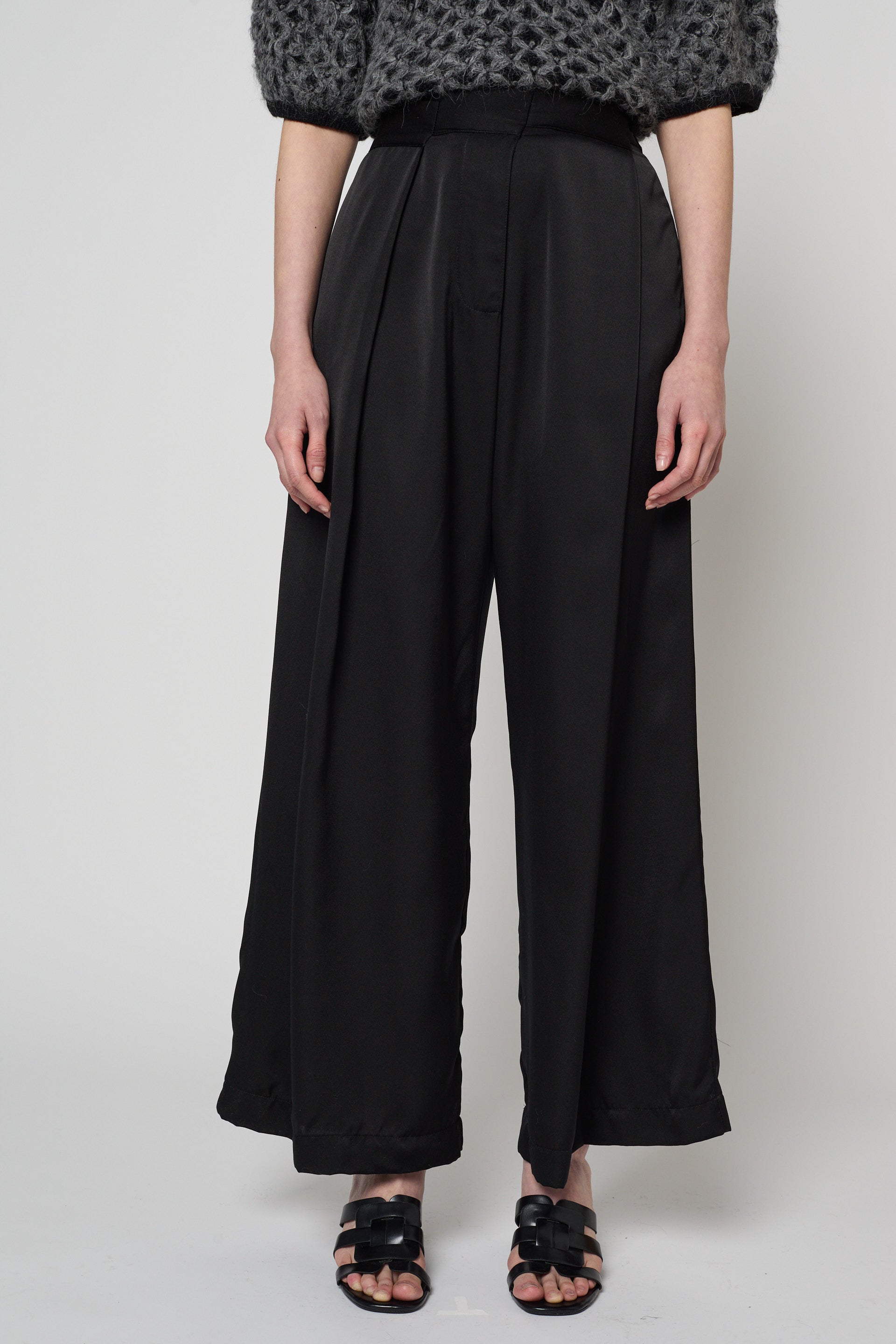 ASYMMETRICAL WIDE TROUSER