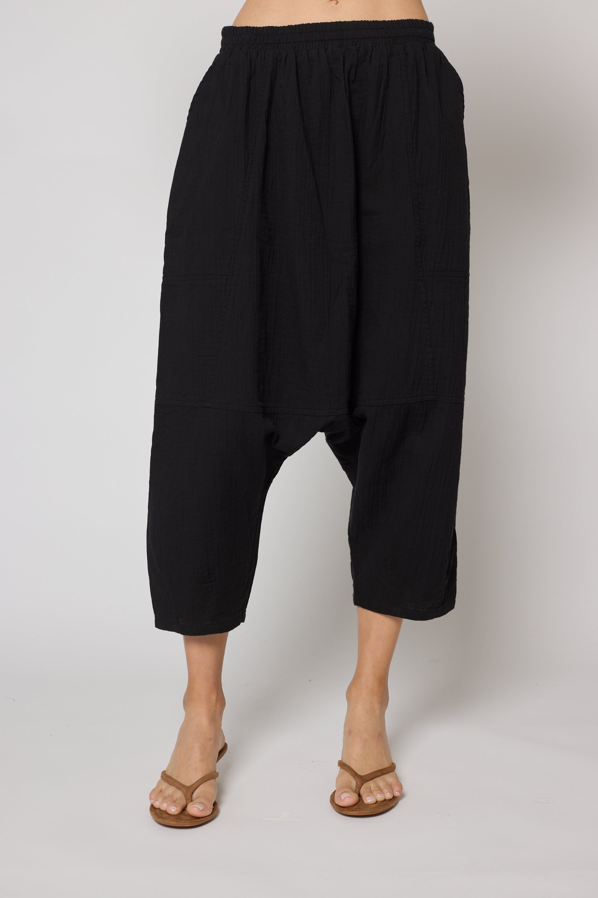 Kiko Pant in Crinkled Cotton, Black, detail view