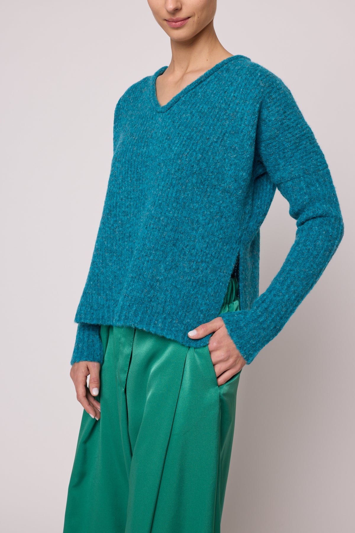 V Neck Boxy Sweater in Supreme Alpaca - Teal