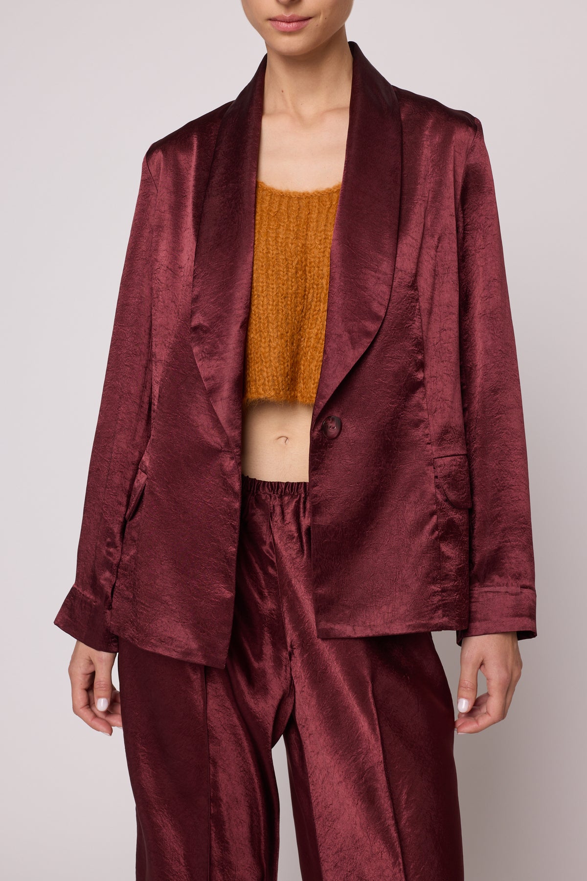 Single Breasted Slouchy Blazer in Crinkled Satin - Burgundy