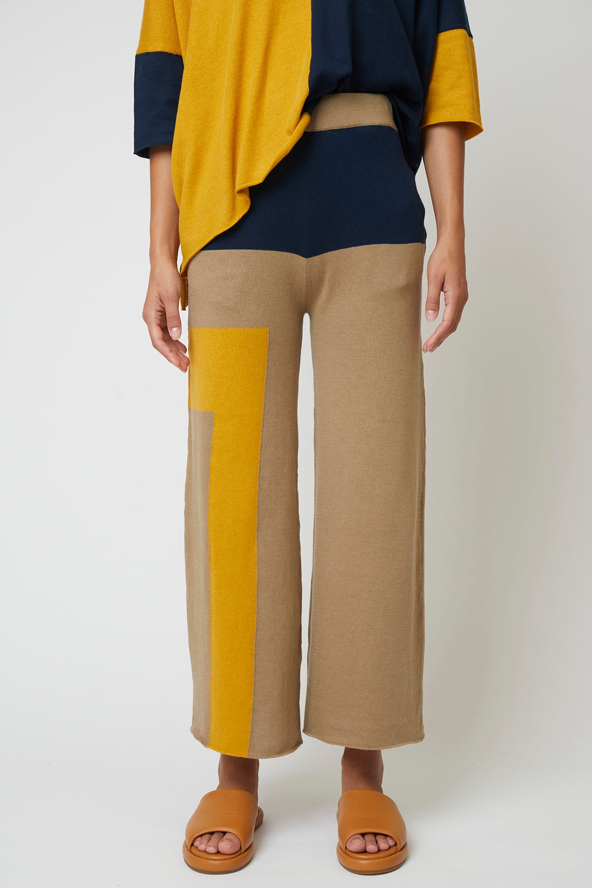 Laguna Cotton Crop Pant in Ochre and Navy