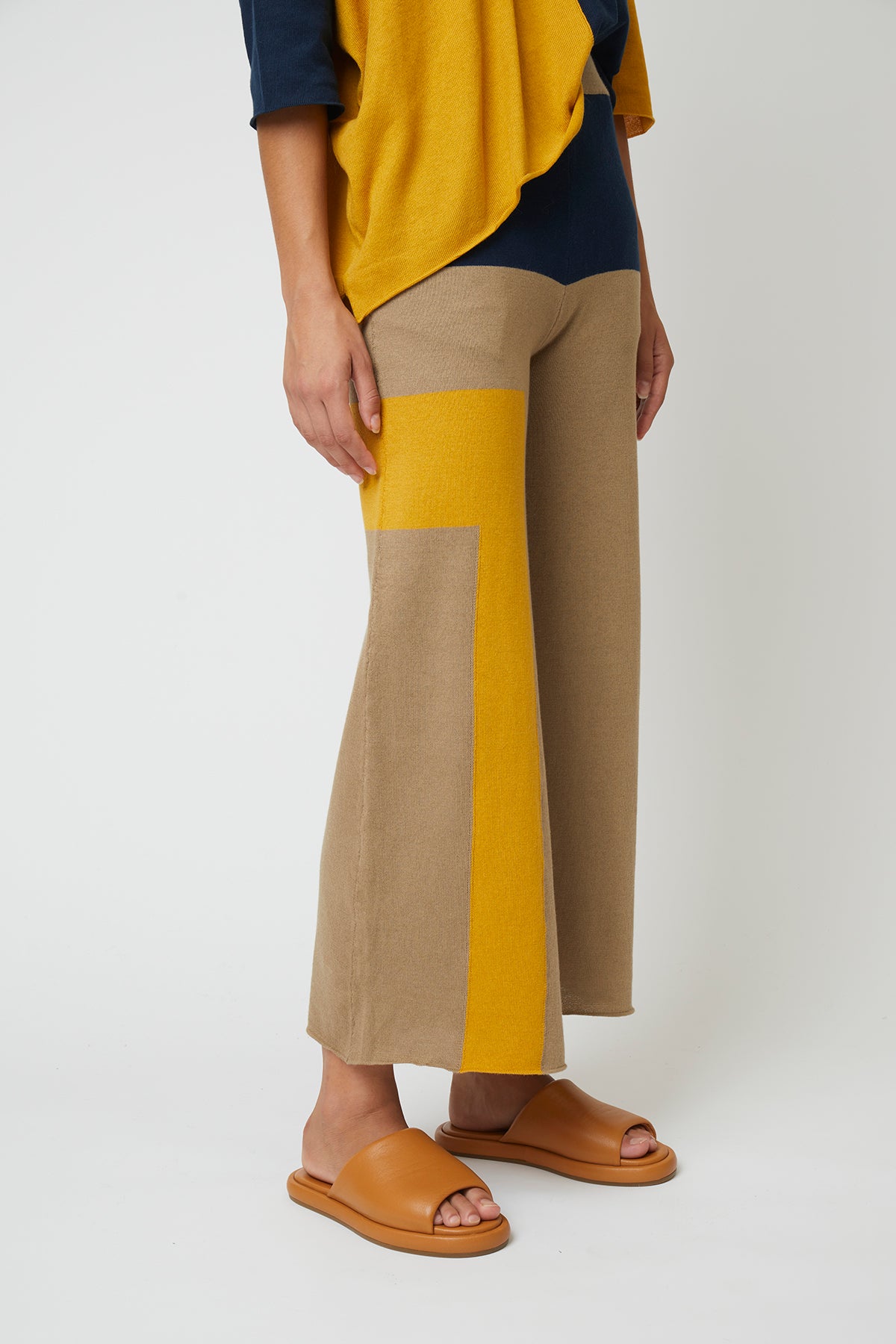 Laguna Cotton Crop Pant in Ochre and Navy