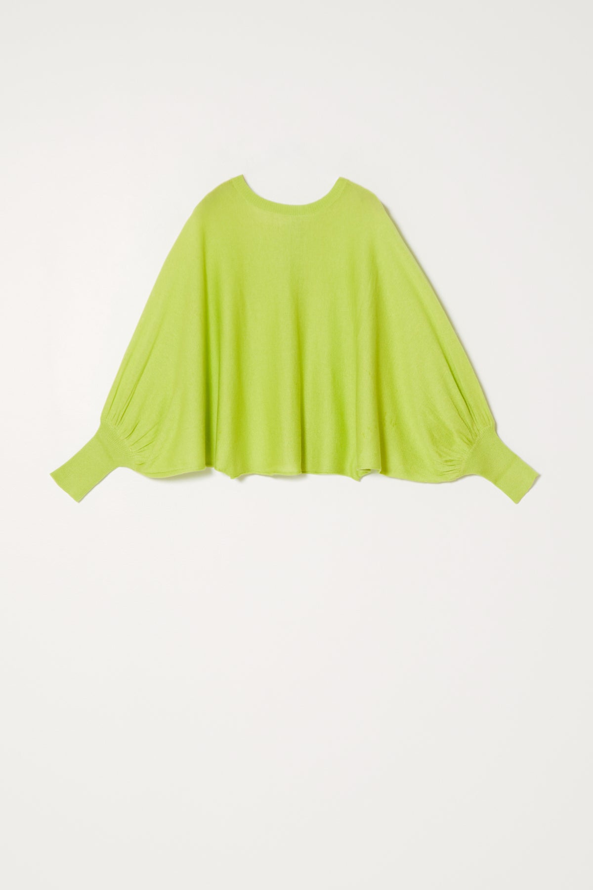 セシリア トップ