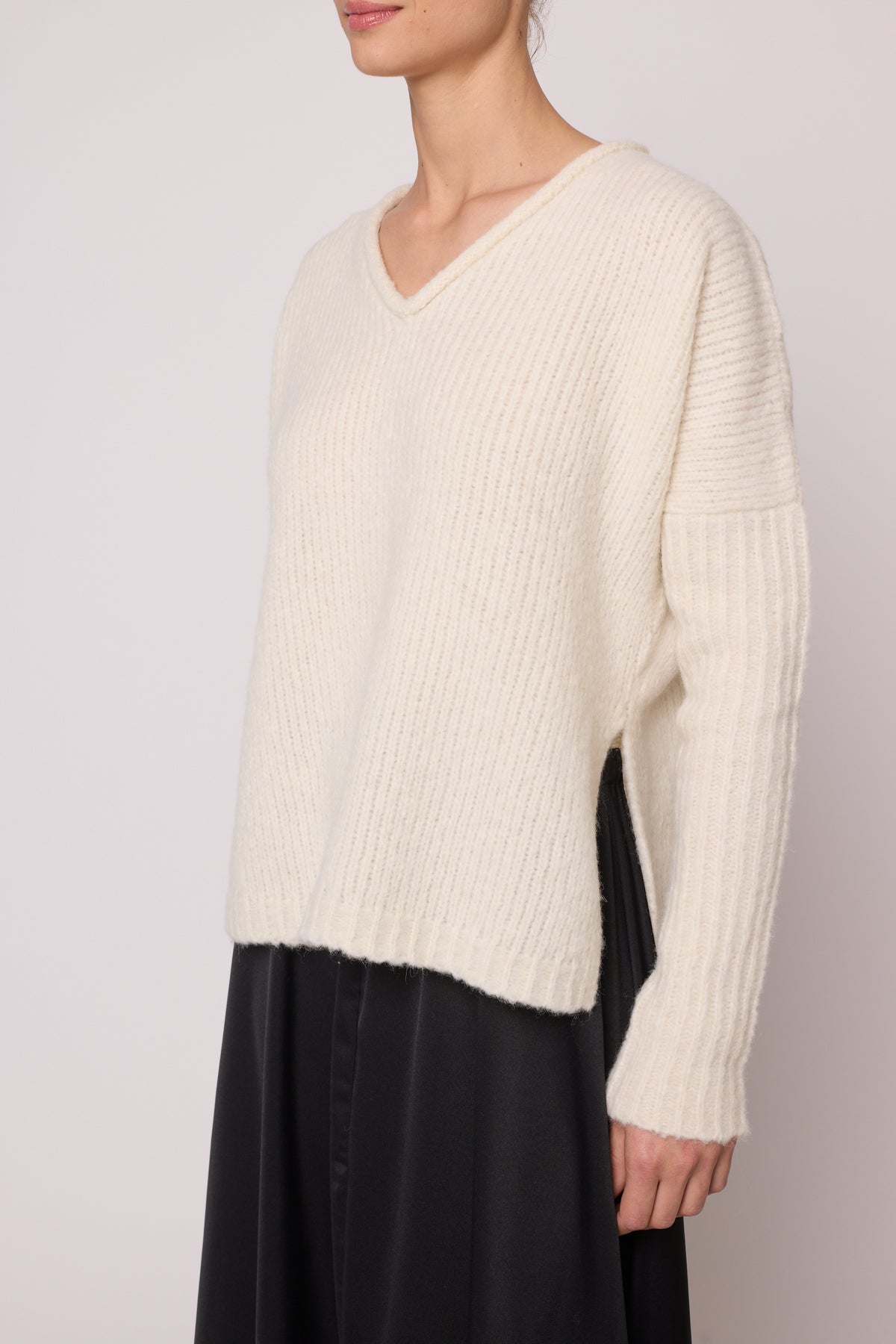 V Neck Boxy Sweater in Supreme Alpaca - Cream